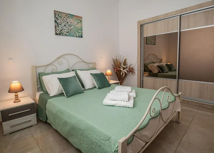 Pearl Of Stegna - House شقة *